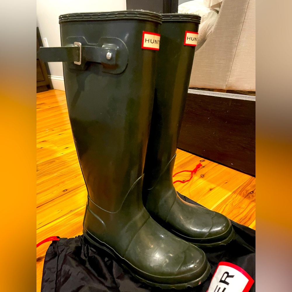 Hunter boots barley used size 6